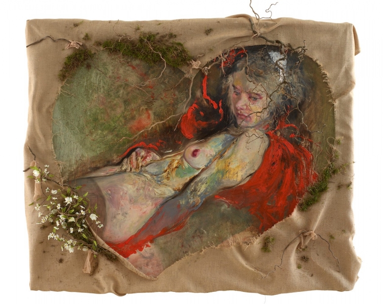 Sabina Sakoh, Erzulie, ehem. Flora, 2017, 150x180 cm, Öl auf Leinwand, Jute, Moos, Zweige, Stoffblüten, Seidenstrumpf Kopie